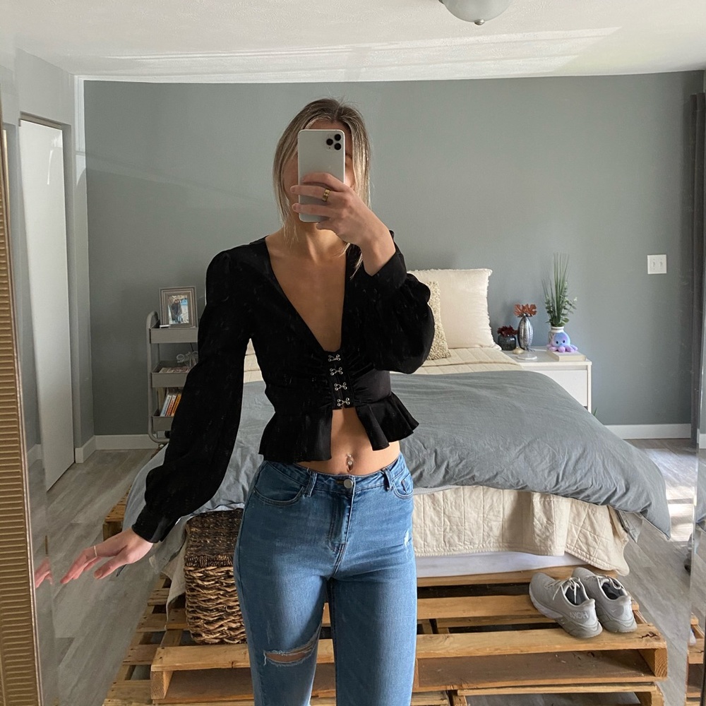 cropped going out top!